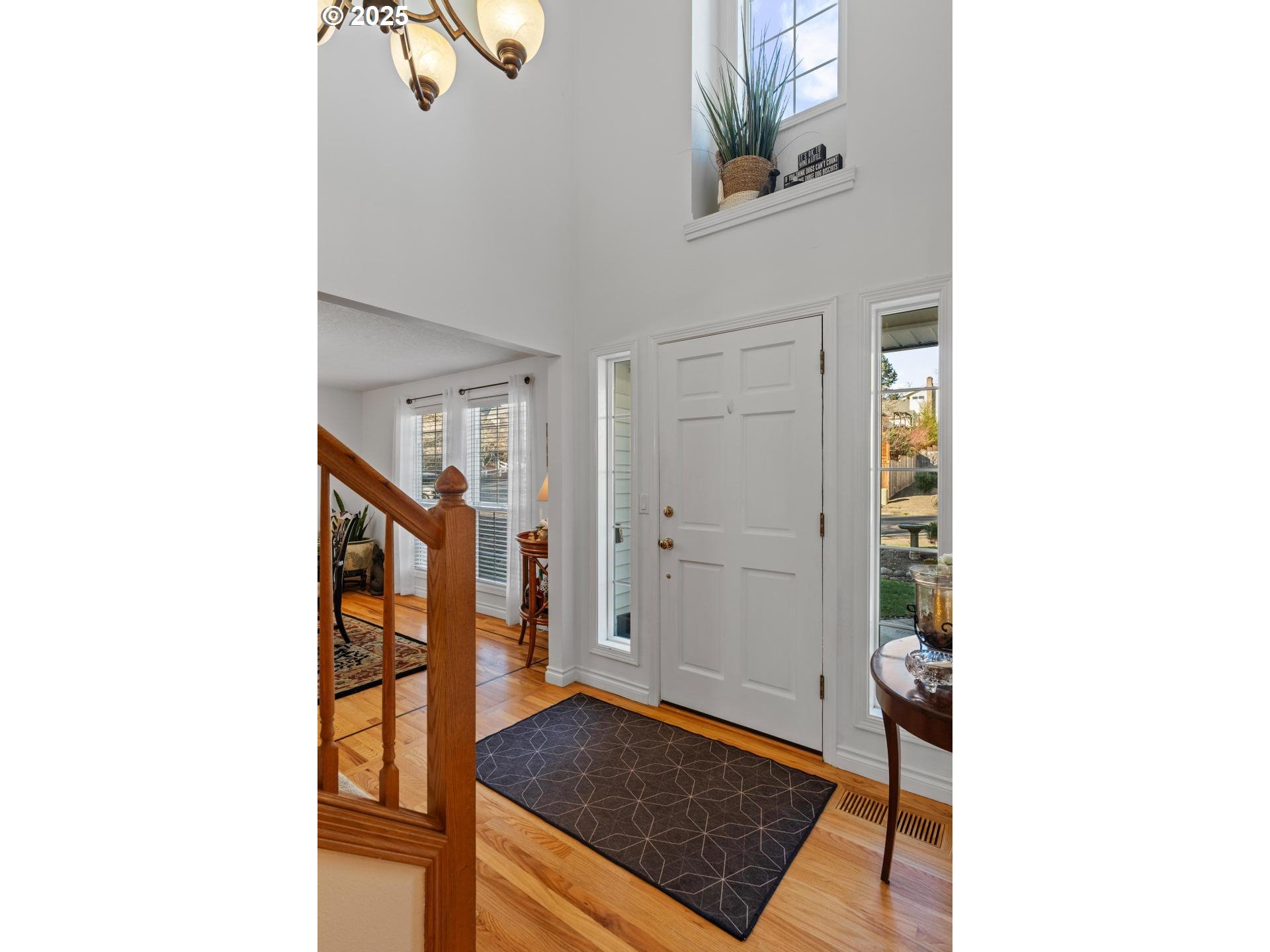 16664 Southwest Hargis Road Beaverton, OR 97007 - Photo 4 of 48 Gallery Image 4