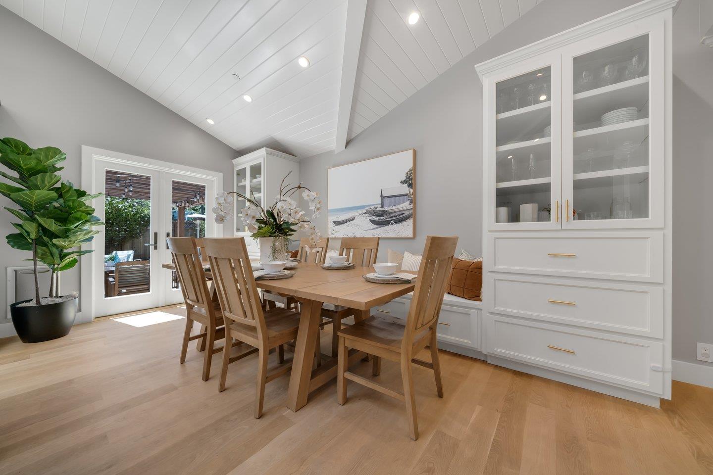 7 Del Monte Place San Mateo, CA 94403 - Photo 3 of 16 a view of a dining room with furniture and chandelier