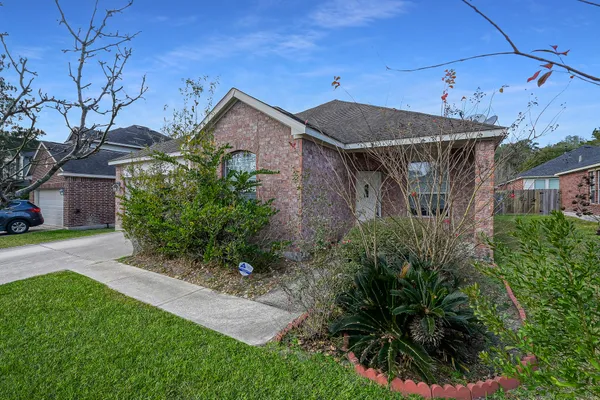 $330,000 | 951 Crannog Way, Conroe, TX 77301