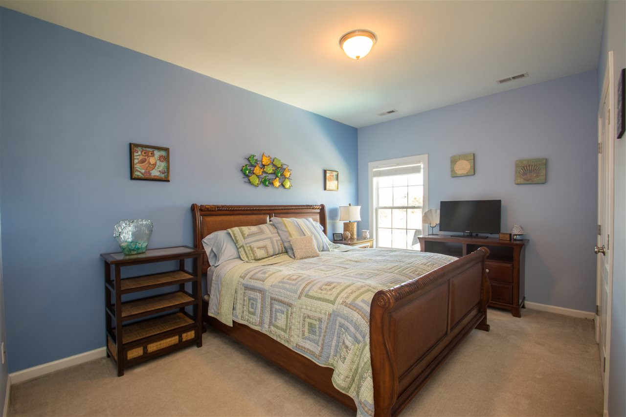 10125 Darling Street Raleigh, NC 27613 - Photo 22 of 25 Guest bedroom