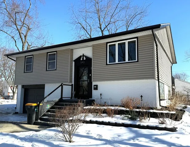 $375,000 | 543 Ridge Circle, Streamwood, IL 60107
