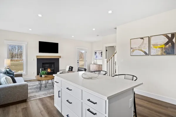 $634,900 | 5 Chartwell Lane, Unit 87, Worcester, MA 01609