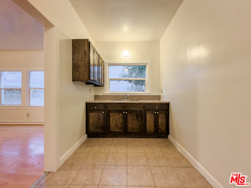 504 South Rampart Boulevard, Unit 7 Los Angeles, CA 90057 - Photo 10 of 16