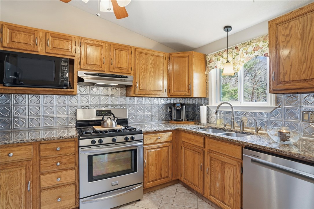 2 Finne Road Johnston, RI 02919 - Photo 5 of 47