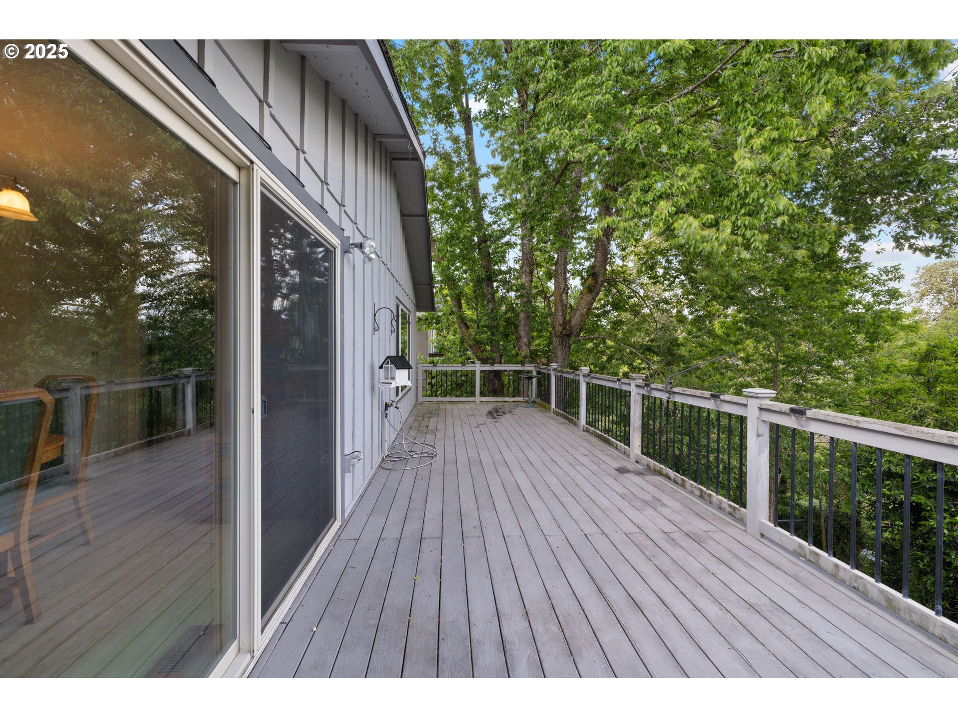 480 Northwest Norman Avenue Gresham, OR 97030 - Photo 30 of 40 a view of balcony with wooden floor and fence