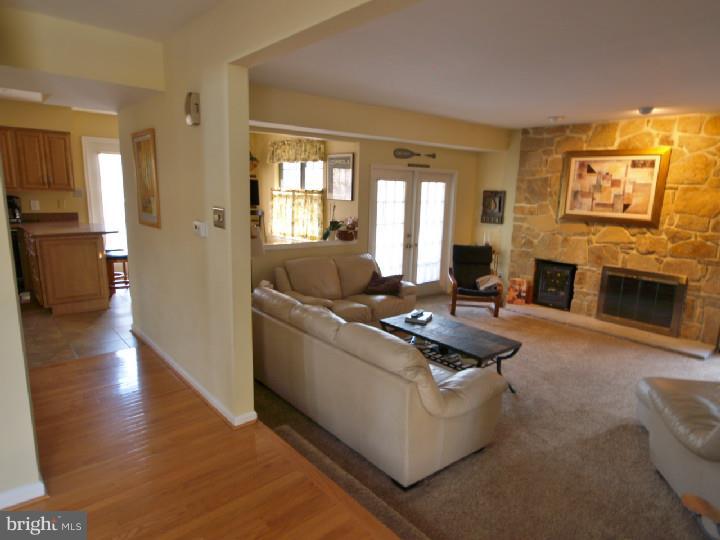 12 Wyndham Road Voorhees, NJ 08043 - Photo 2 of 25 Gallery Image 2