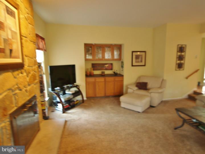 12 Wyndham Road Voorhees, NJ 08043 - Photo 4 of 25 Gallery Image 4