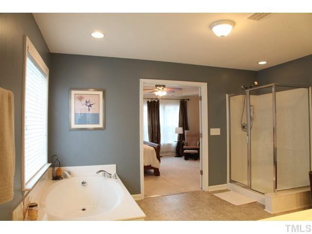 8124 Sommerwell Street Raleigh, NC 27613 - Photo 19 of 23 Master Bath/Spa