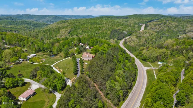 $790,000 | 300 Lowe Road, Huntsville, TN 37756