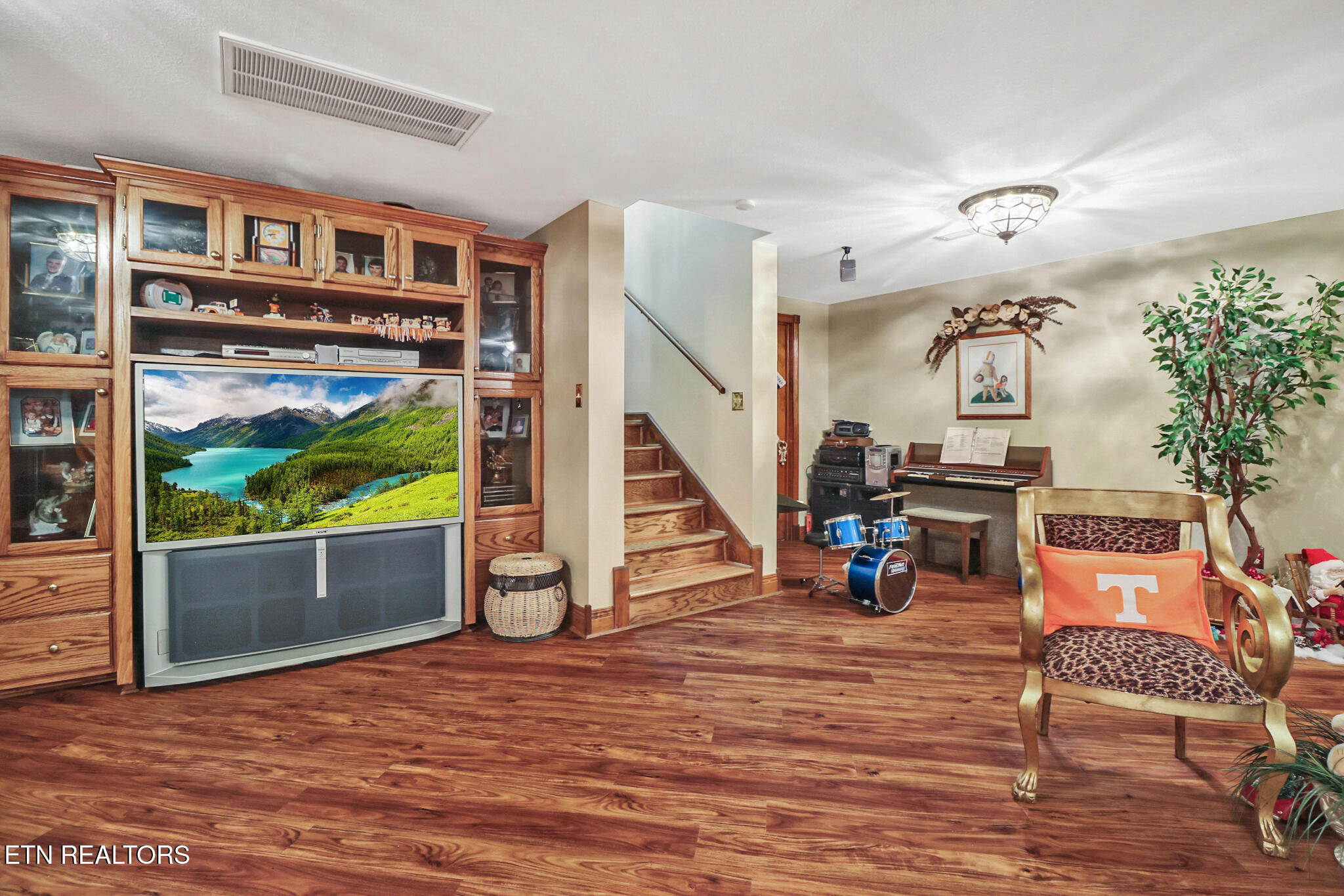 300 Lowe Road Huntsville, TN 37756 - Photo 43 of 53 if1a7950-if1a7954_optional