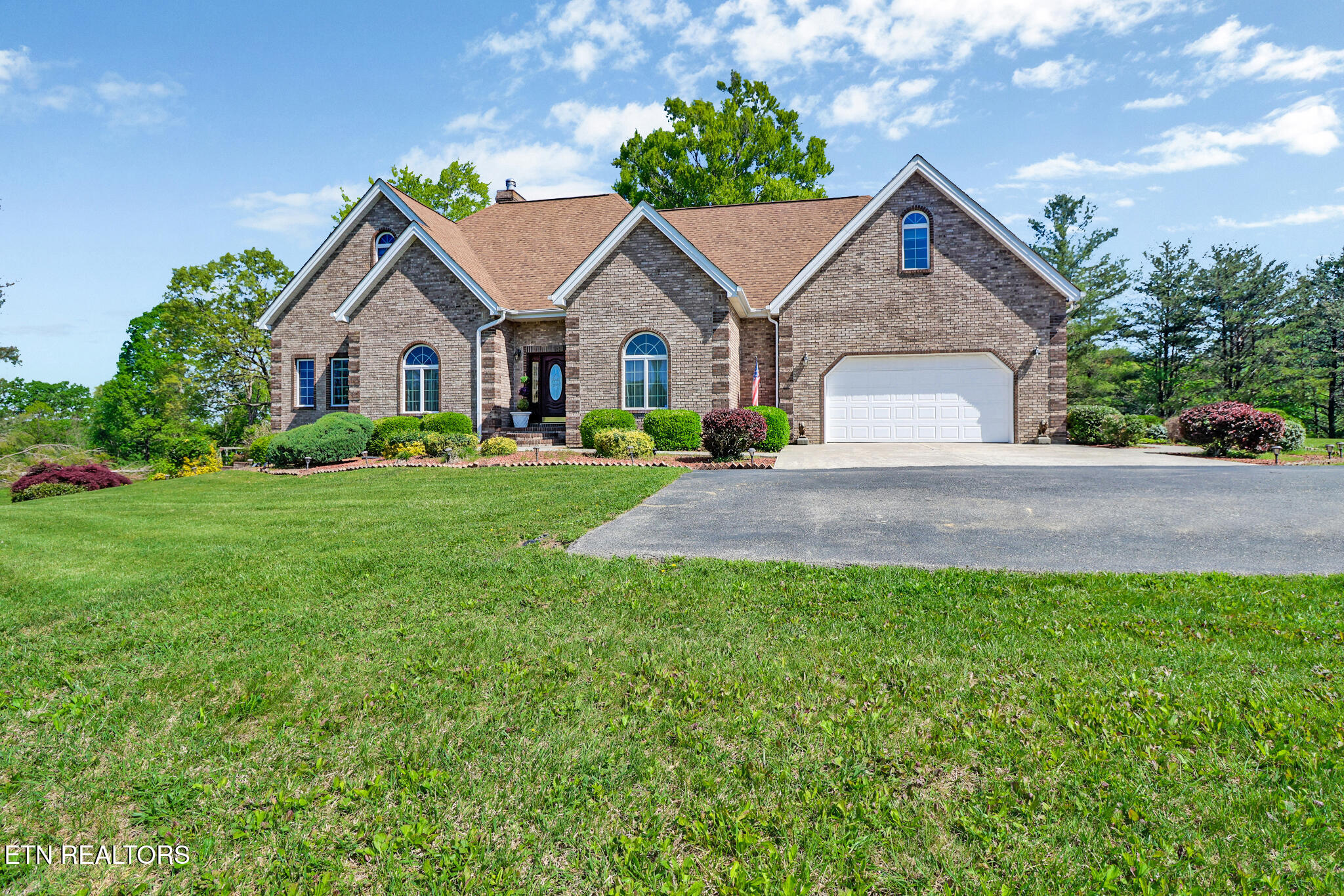 300 Lowe Road Huntsville, TN 37756 - Photo 5 of 53 if1a7740-if1a7744