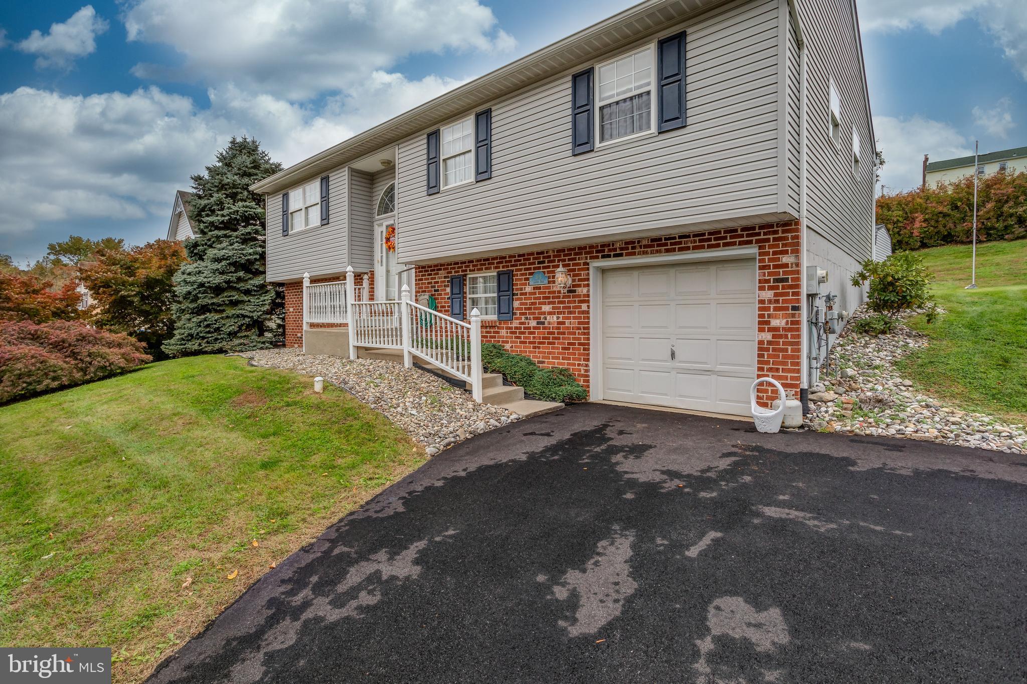 2614 Larkin Road Upper Chichester, PA 19061 - Photo 4 of 35 Gallery Image 4