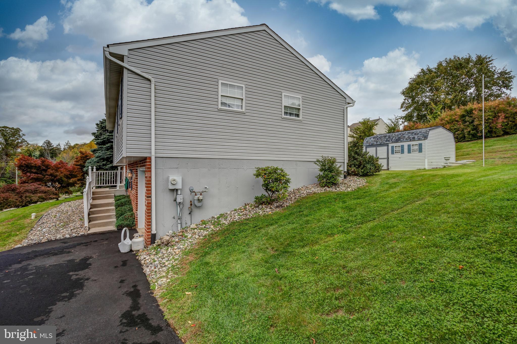2614 Larkin Road Upper Chichester, PA 19061 - Photo 7 of 35 Gallery Image 7