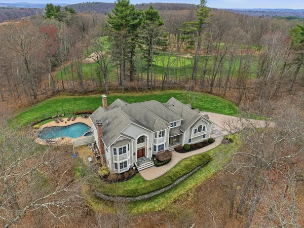 $2,150,000 | 29 Hoveys Pond Drive, Boxford, MA 01921
