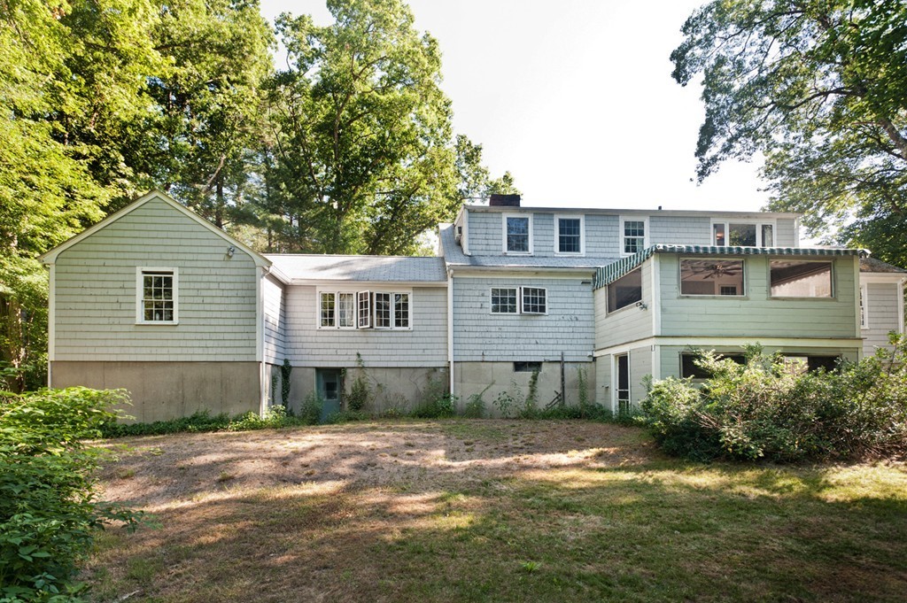 17 Constitution Road Hingham, MA 02043 - Photo 2 of 16 Gallery Image 2