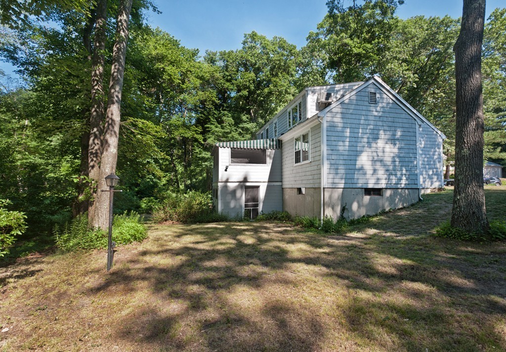 17 Constitution Road Hingham, MA 02043 - Photo 4 of 16 Gallery Image 4