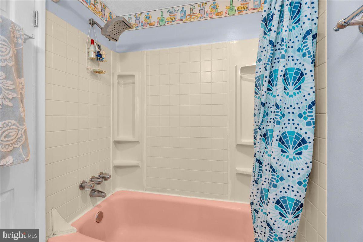 3588 Brookview Road Philadelphia, PA 19154 - Photo 14 of 32