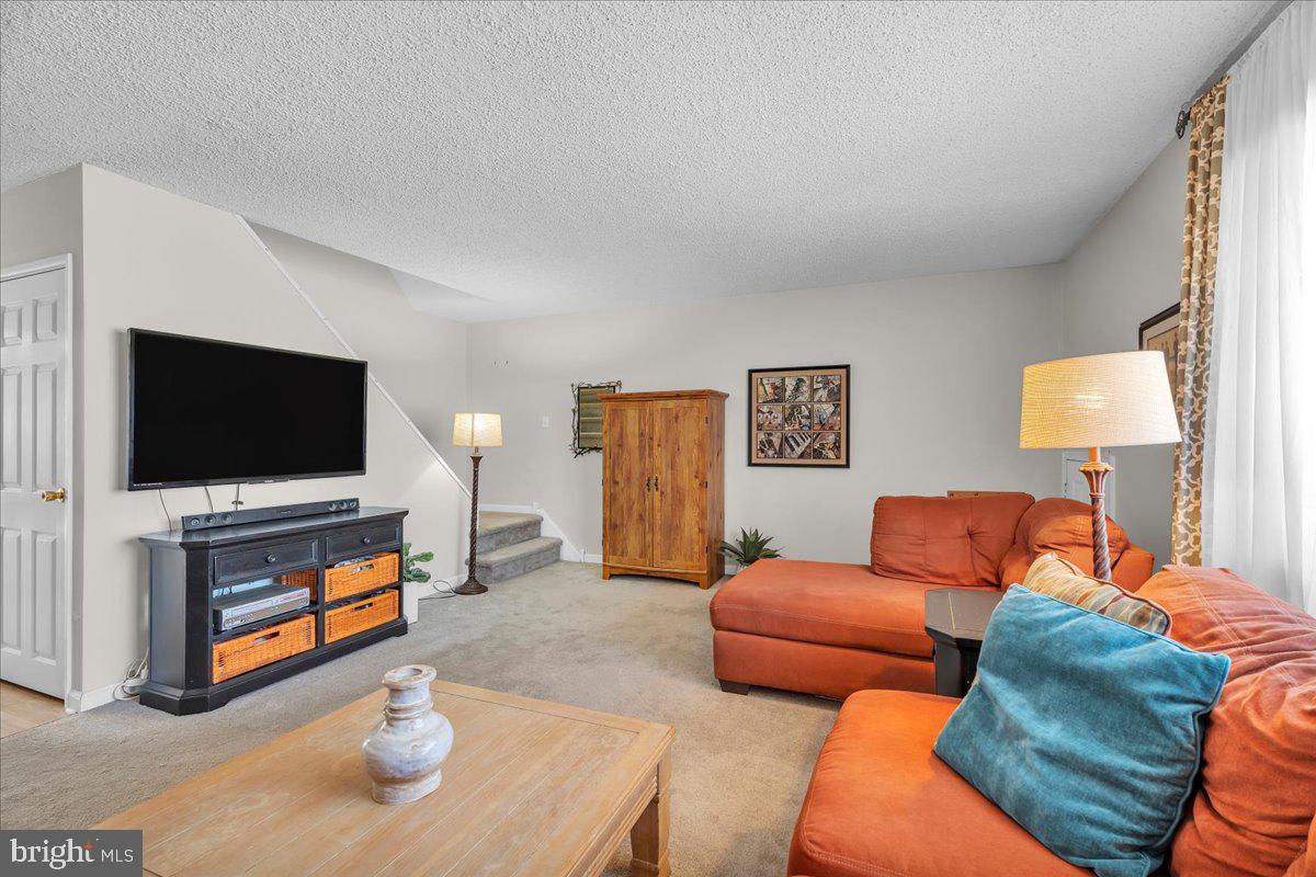 3588 Brookview Road Philadelphia, PA 19154 - Photo 10 of 32