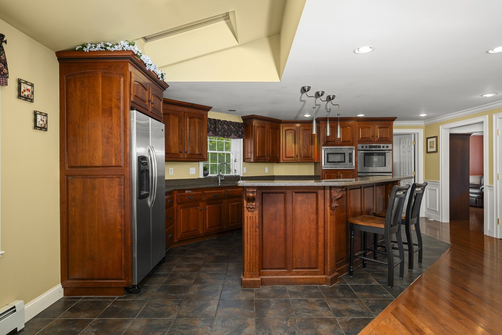 70 Ellis Road Southbridge, MA 01550 - Photo 3 of 41