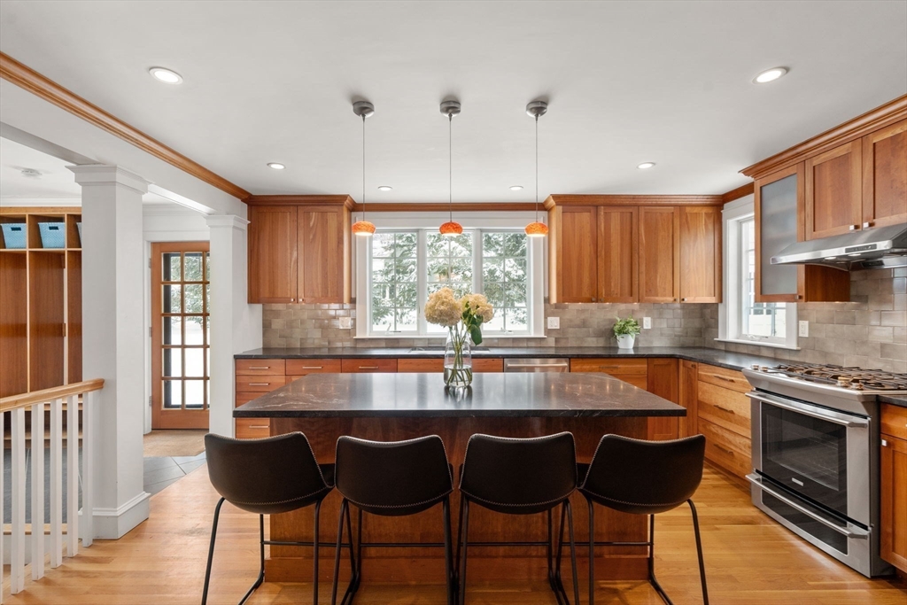 31 Wilde Road Newton, MA 02468 - Photo 8 of 38