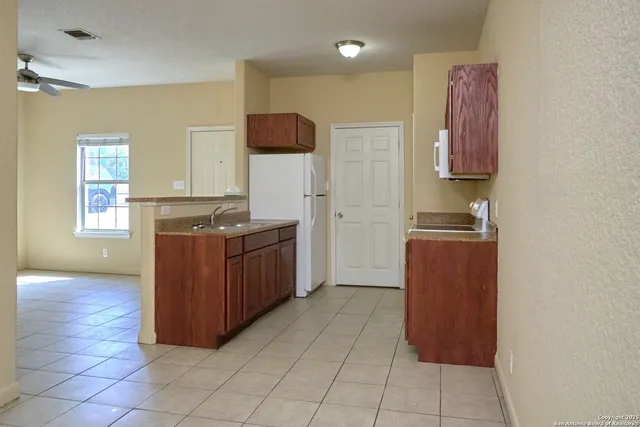 $1,100 | 10911 Baltic Drive, Unit 102, San Antonio, TX 78213