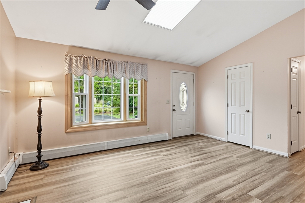 14 Florence Road Easthampton, MA 01027 - Photo 8 of 42 Gallery Image 8