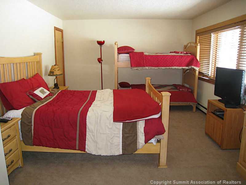 Bedroom. Large bedroom for guests
