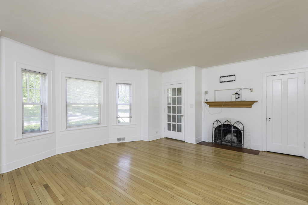 1609 North Sheridan Road Waukegan, IL 60085 - Photo 11 of 29