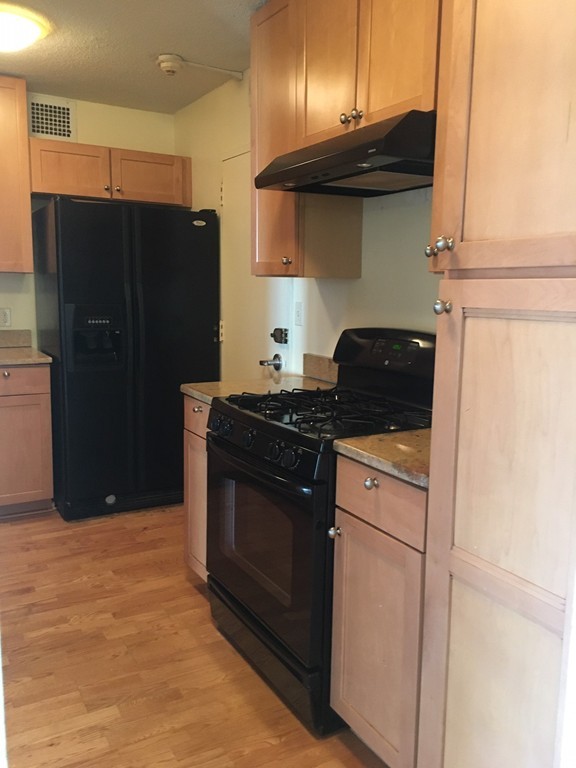 33 Pond Avenue, Unit 305 Brookline, MA 02445 - Photo 2 of 24
