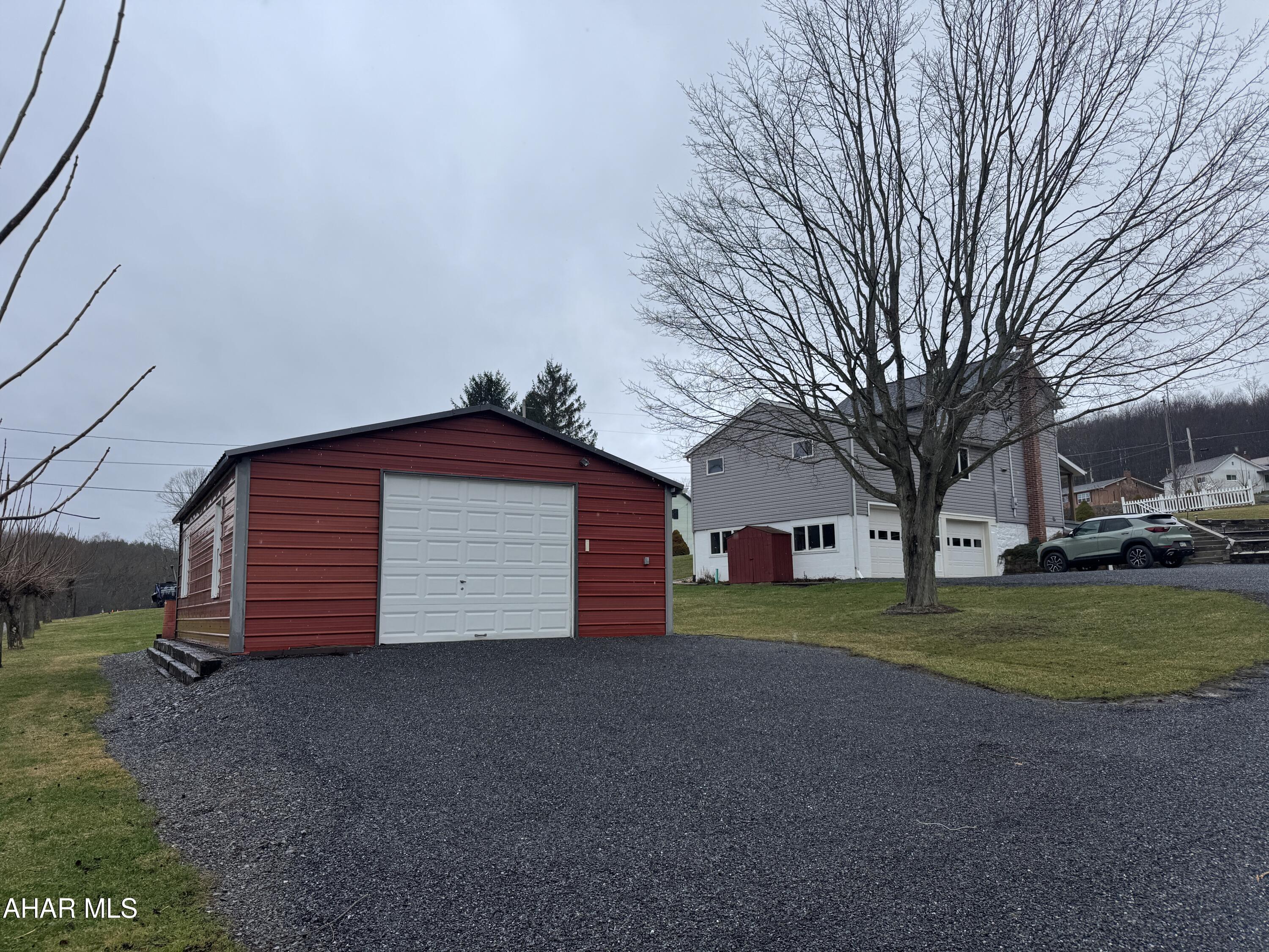 1403 Magee Road Patton, PA 16668 - Photo 4 of 19