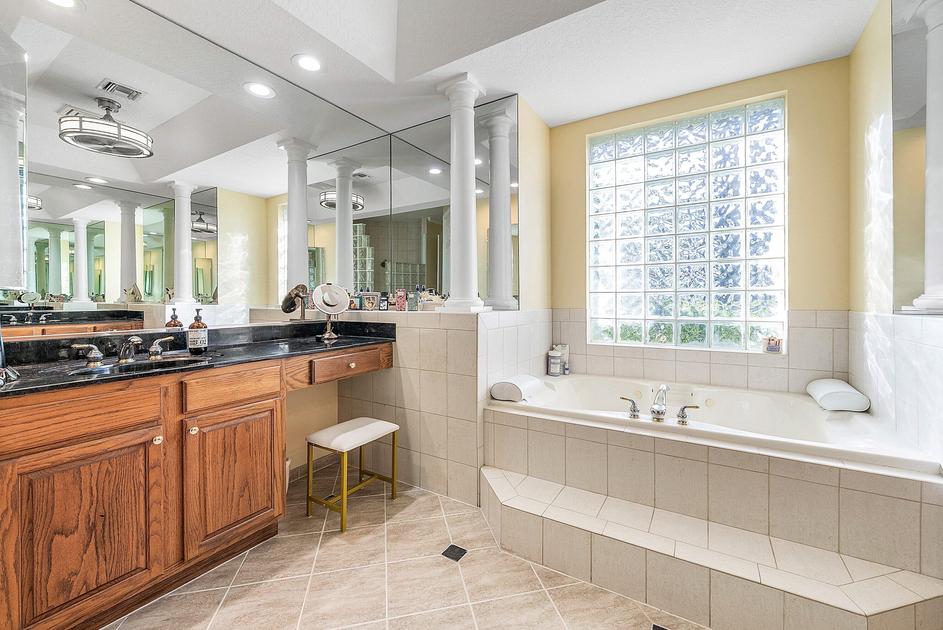 21374 Falls Ridge Way Boca Raton, FL 33428 - Photo 23 of 69 015-21374FallsRidgeWay-BocaRaton-FL-3342