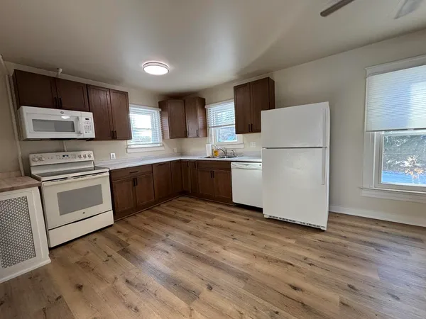 $1,700 | 428.5 Ideal Street, Unit 1, Milan, MI 48160