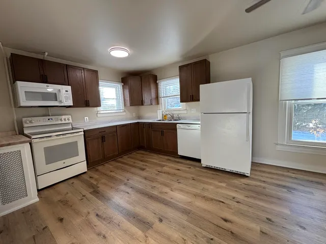 $1,700 | 428.5 Ideal Street, Unit 1, Milan, MI 48160