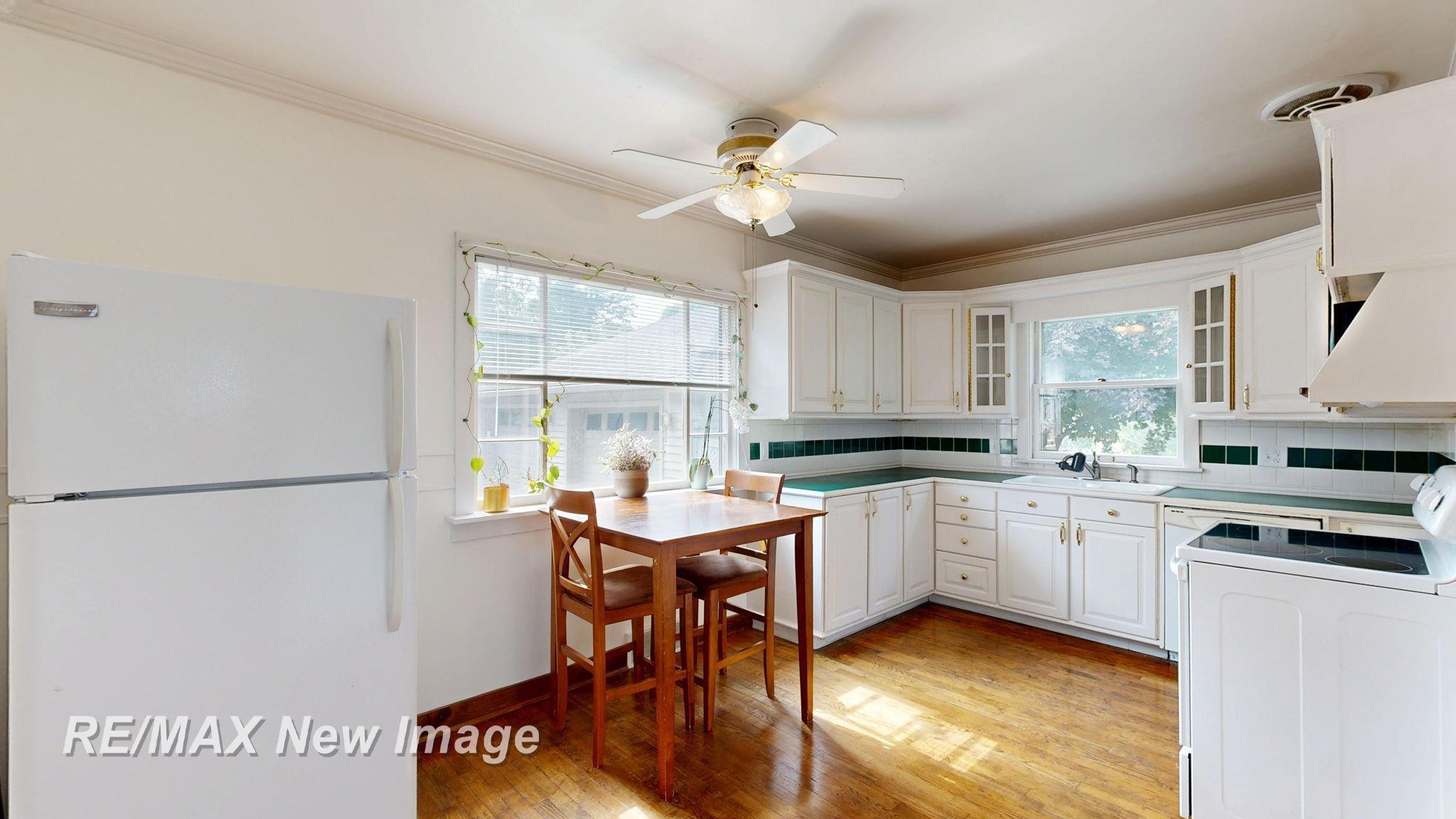 1439 Midland Road Saginaw, MI 48638 - Photo 7 of 45 50189211-7b96a490-4d5b-4639-a372-69035e25d07e.JPG