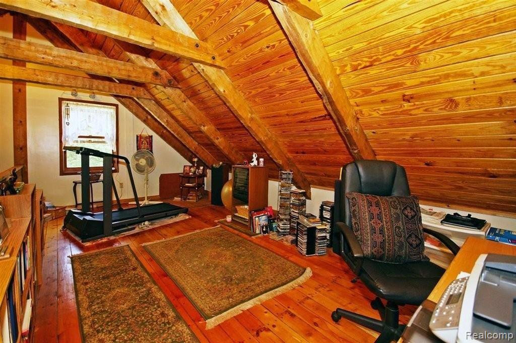 6122 Pingree Road Howell, MI 48843 - Photo 17 of 23 Loft