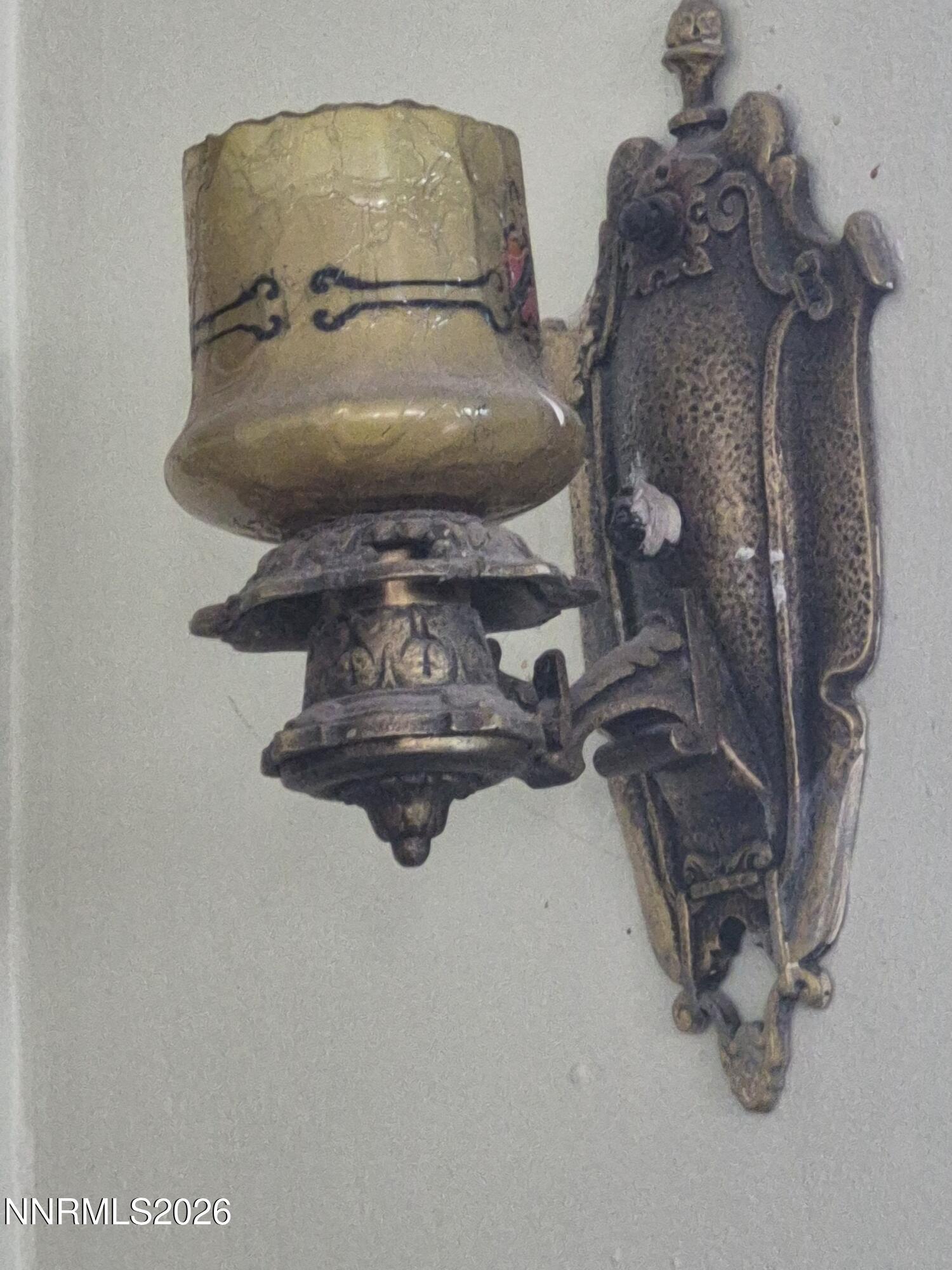 210 South Taylor Street Fallon, NV 89406 - Photo 24 of 38 FLOTO LIGHT FIXTURE ANTIQUE 26