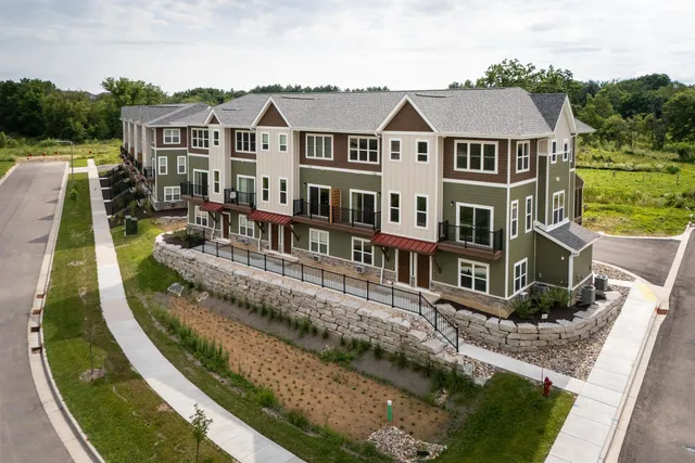 $414,900 | 2674 Notre Dame Drive, Unit 105, Fitchburg, WI 53711