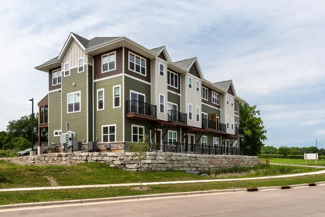 $414,900 | 2674 Notre Dame Drive, Unit 105, Fitchburg, WI 53711