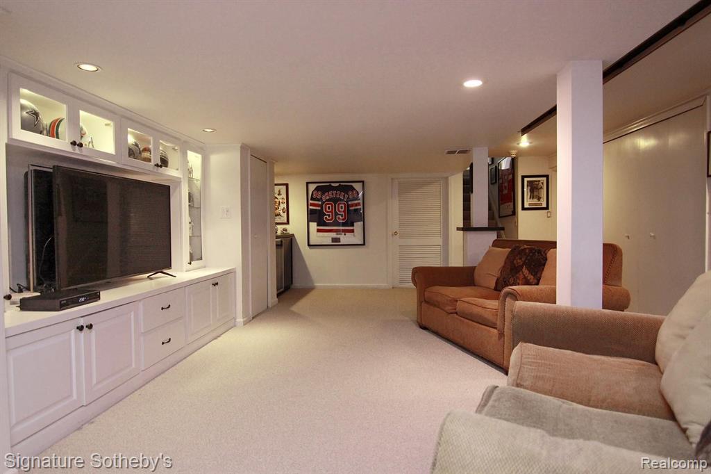 892 Satterlee Road Bloomfield Hills, MI 48304 - Photo 31 of 44