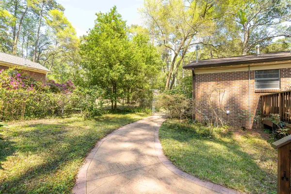 $450,000 | 2102 Great Oak Drive, Tallahassee, FL 32303