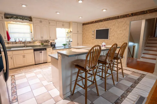 $450,000 | 2102 Great Oak Drive, Tallahassee, FL 32303