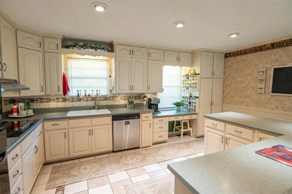 $450,000 | 2102 Great Oak Drive, Tallahassee, FL 32303