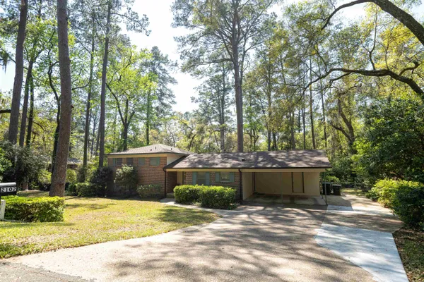 $450,000 | 2102 Great Oak Drive, Tallahassee, FL 32303
