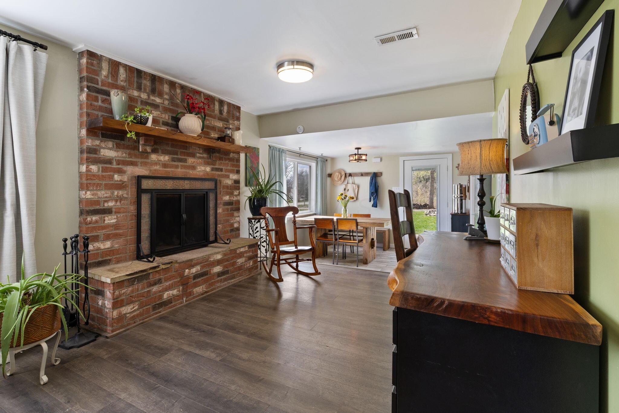663 Kingsbury Road Delaware, OH 43015 - Photo 11 of 33 Fireplace
