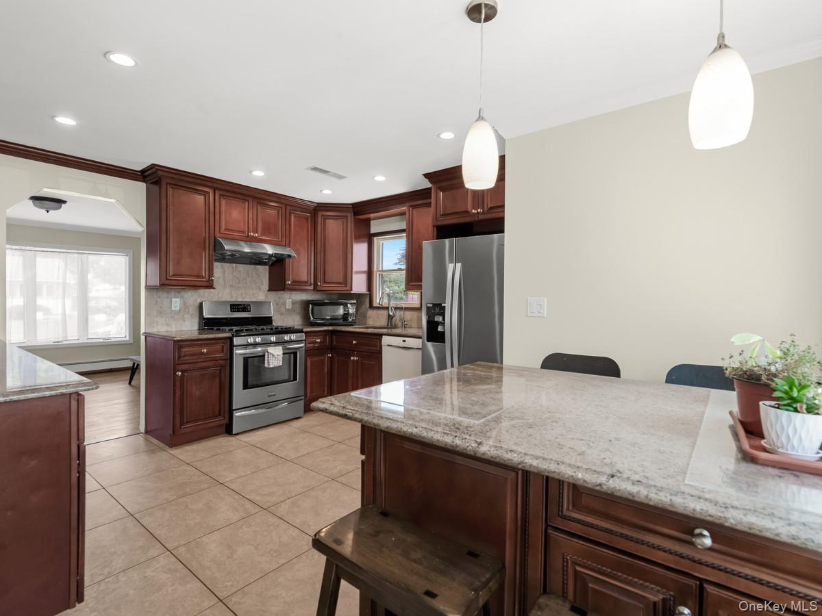 4 23rd Street Jericho, NY 11753 - Photo 4 of 42