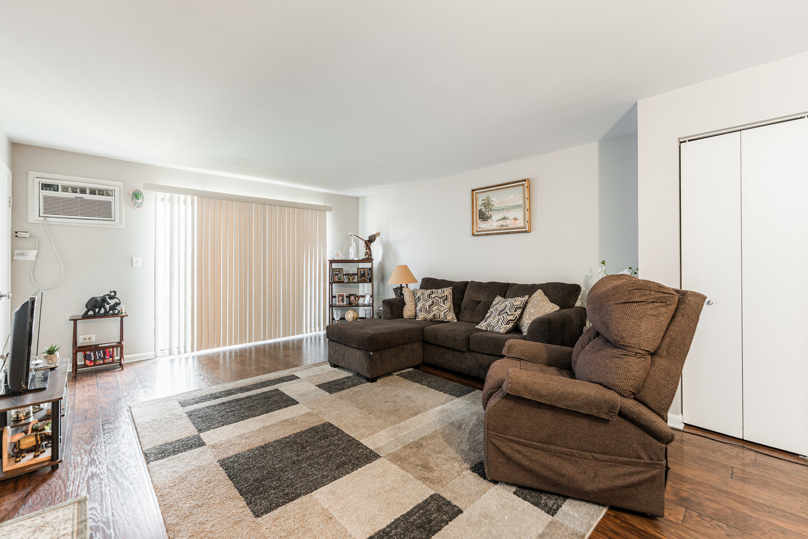 738 Briar Hill Lane, Unit 5 Addison, IL 60101 - Photo 2 of 14