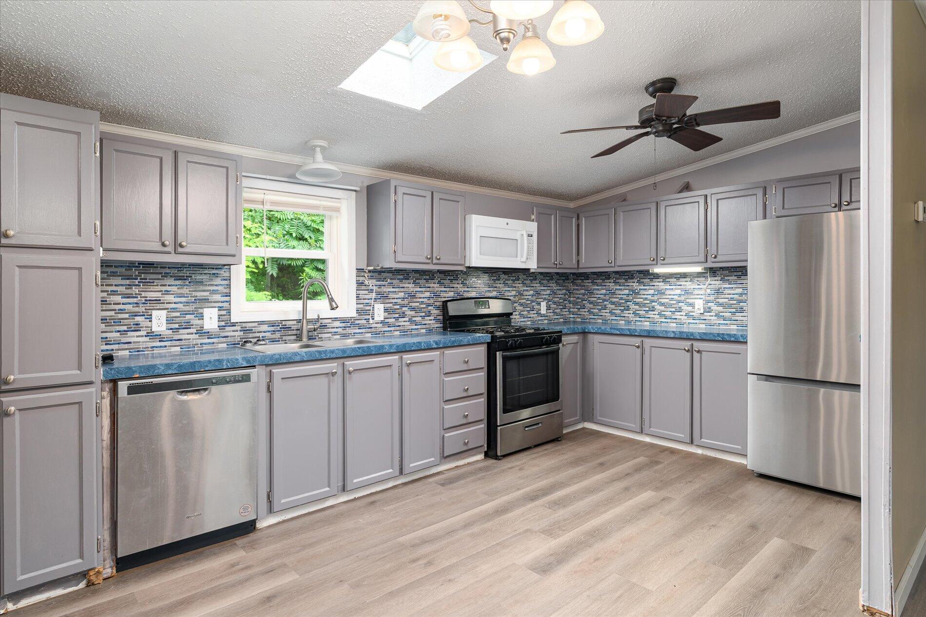 S6205 Sidie Hollow Road Viroqua, WI 54665 - Photo 10 of 22 Kitchen