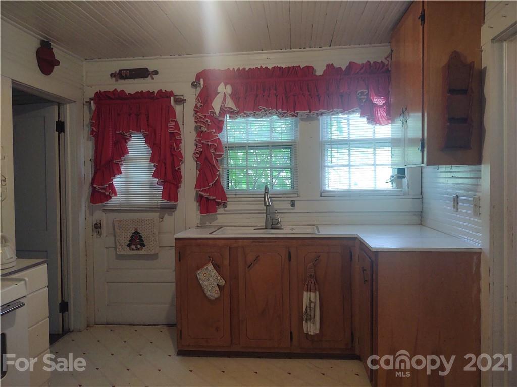 843 Kelly Road Forest City, NC 28043 - Photo 4 of 18 Gallery Image 4