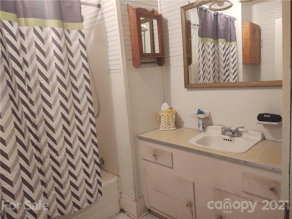 843 Kelly Road Forest City, NC 28043 - Photo 9 of 18 Gallery Image 9