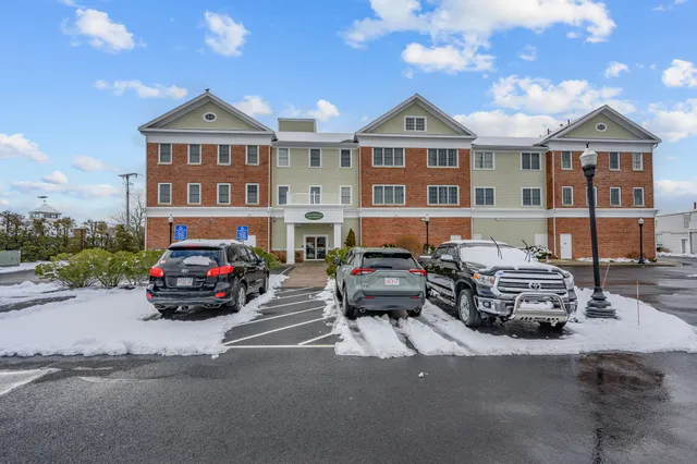 $599,900 | 68 Center Street, Unit STE 13, Hyannis, MA 02601